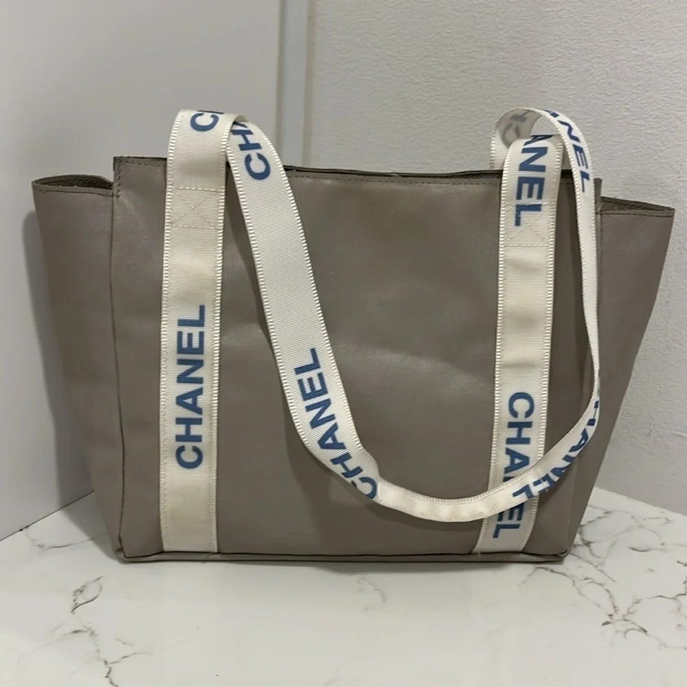 Chanel tote bag - Picture 3 of 10